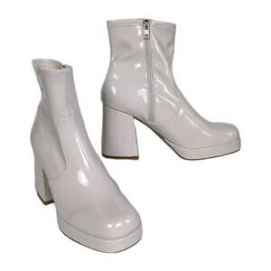 STEVE MADDEN Ever Platform Heeled Boot in Bone Faux Patent Leather Women's 10